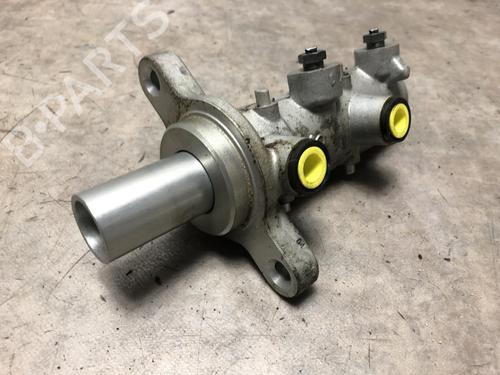 Used Brake master cylinder FIAT DUCATO Van (250_) 120 Multijet 2,3 D (120 hp) 23036165