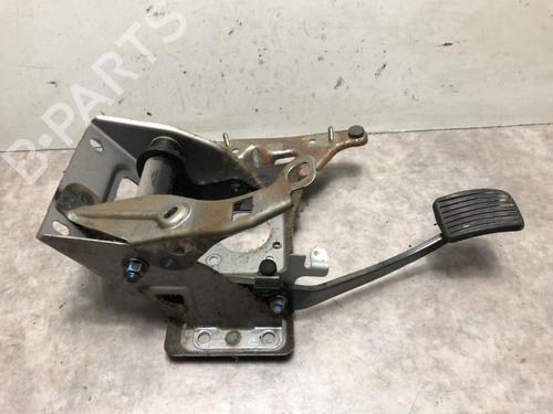 Pédale de frein VOLVO V40 Estate (645) 1.9 DI (115 hp) 20619565