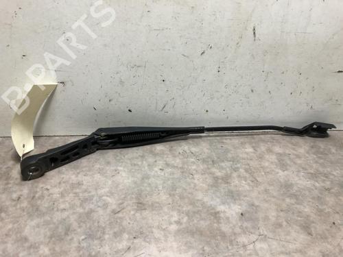 Used Front windshield wiper arm NISSAN PULSAR Hatchback (C13) 1.5 dCi (110 hp) 20631314