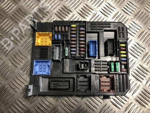 Used Fuse box Fuse box PEUGEOT 5008 II (MC_, MJ_, MR_, M4_) 1.5 BlueHDi 130 (MCYHZJ, MCYHZR, MCYHZX) (131 hp) 33656119 33656119