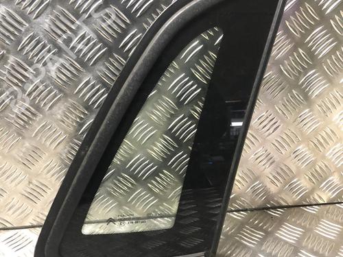 Panel rude bagtil højre CITROËN C4 II (NC_) 1.6 BlueHDi 115 (115 hp) 24119197