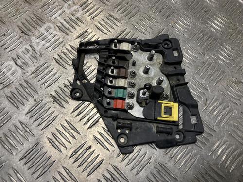 fuse-box-citroen-c3-ii-sc_-2009-32113830 main image