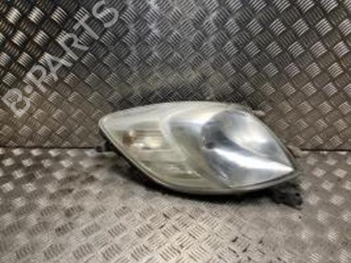 Used Left headlight TOYOTA YARIS (_P9_) 1.4 D-4D (NLP90_, NLP90R) (90 hp) 30703050