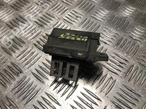 Used Heater resistor Heater resistor RENAULT CLIO IV (BH_) 1.5 dCi 90 (90 hp) 33402212 33402212