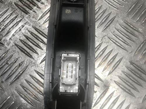 Right front window switch PEUGEOT 208 I (CA_, CC_) 1.6 GTi | BP31245449I26