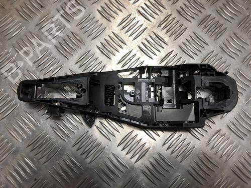 front-left-exterior-door-handle-peugeot-208-ii-ub_-up_-uw_-uj_-2019-31245538 main image