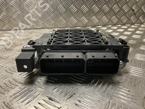 Calculateur moteur (ecu) VOLVO S60 II (134) D5 AWD (205 hp) 33128960
