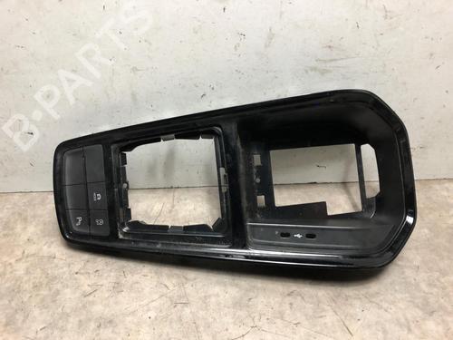 Mittelkonsole SKODA SCALA (NW1) 1.0 TSI (110 hp) 31245060