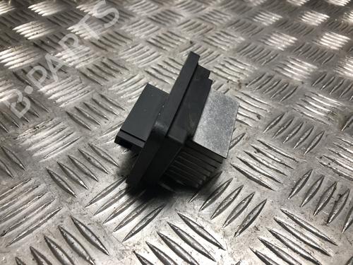 Used Heater resistor Heater resistor PEUGEOT 308 II (LB_, LP_, LW_, LH_, L3_) 1.6 BlueHDi 120 (120 hp) 33824563 33824563