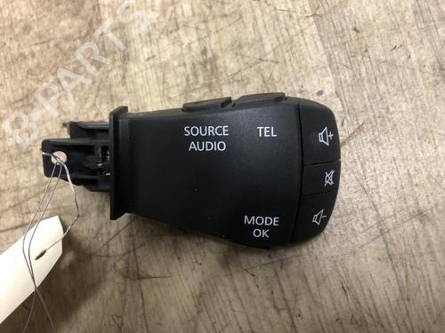 Used Switch RENAULT MEGANE IV Hatchback (B9A/M/N_) 1.5 Blue dCi 115 (B9A6) (116 hp) 31195950