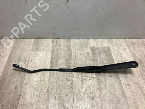 Used Front windshield wiper arm Front windshield wiper arm 25305400 25305400