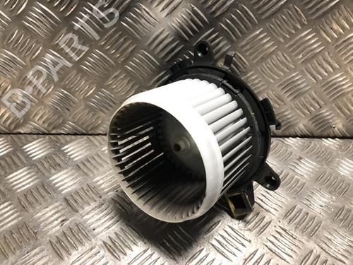 Used Heater blower motor Heater blower motor PEUGEOT 5008 II (MC_, MJ_, MR_, M4_) 1.5 BlueHDi 130 (MCYHZJ, MCYHZR, MCYHZX) (131 hp) 33610029 33610029