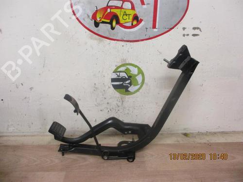 Used Pedal TOYOTA YARIS (_P13_) 1.5 Hybrid (NHP130_, NHP130) (101 hp) 30781589