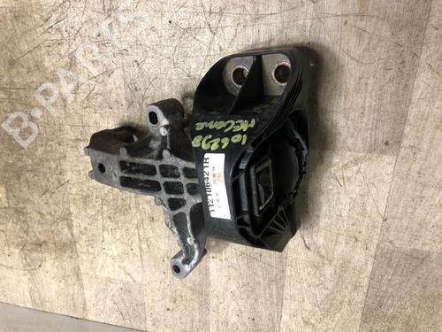 Used Engine mount RENAULT MEGANE IV Hatchback (B9A/M/N_) 1.5 Blue dCi 115 (B9A6) (116 hp) 31195933