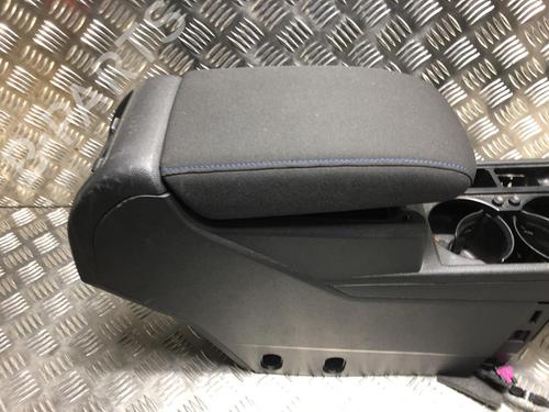 Middle console VW TOURAN (5T1) 2.0 TDI | BP37412988I22 - Image 2