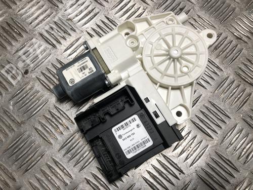 Motor do elevador de vidro frente esquerdo Motor do elevador de vidro frente esquerdo VW GOLF VI (5K1) 1.6 TDI (105 hp) 34267084 34267084