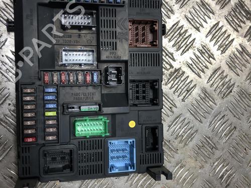 Used Fuse box PEUGEOT 2008 I (CU_) 1.6 HDi (92 hp) 31198399