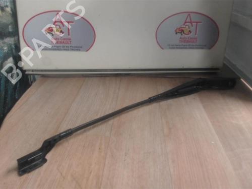 Used Front windshield wiper arm PEUGEOT 208 I (CA_, CC_) 1.2 VTI 82 (82 hp) 15529343