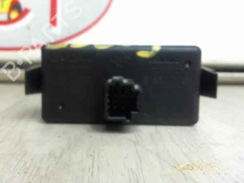 Used Warning switch RENAULT CLIO III (BR0/1, CR0/1) 1.5 dCi (C/BR0G, C/BR1G) (68 hp) 13228786