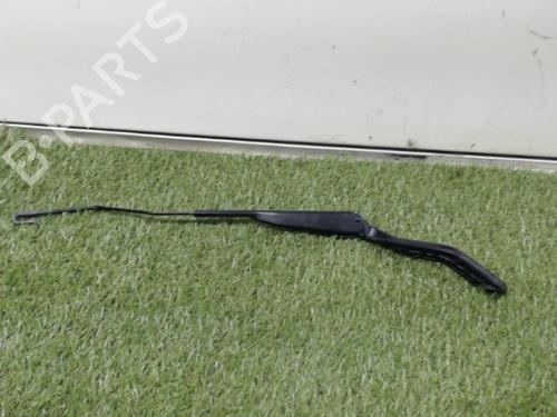 Used Front windshield wiper arm CITROËN SAXO (S0, S1) 1.4 VTS (75 hp) 13264779