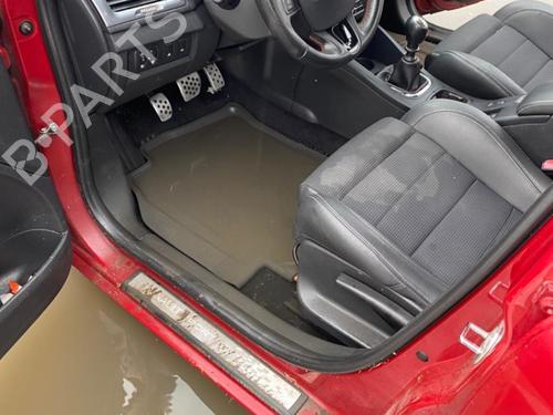 Horn RENAULT MEGANE III Hatchback (BZ0/1_, B3_) 1.5 dCi (BZ09, BZ0D, BZ1W, BZ29, BZ14) | BP26328144E13