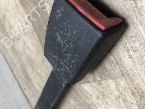 Used Seat buckle RENAULT CLIO III (BR0/1, CR0/1) 1.5 dCi (C/BR0G, C/BR1G) (68 hp) 15785566
