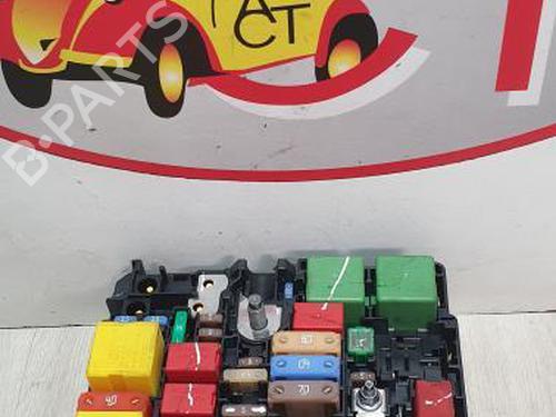 Fuse box PEUGEOT 208 I (CA_, CC_) 1.2 PureTech 82 | BP14906333E1