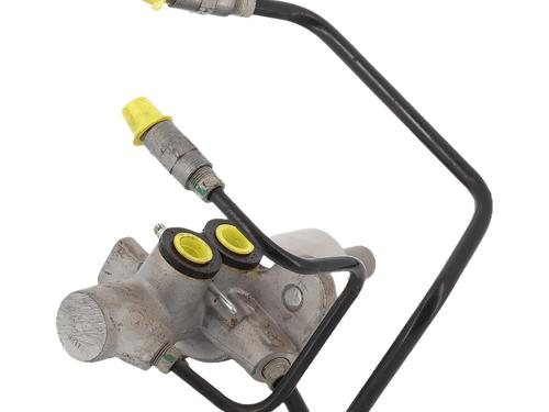 Brake master cylinder BMW 5 Touring (E61) 530 xd | BP36674199M77 - Image 3
