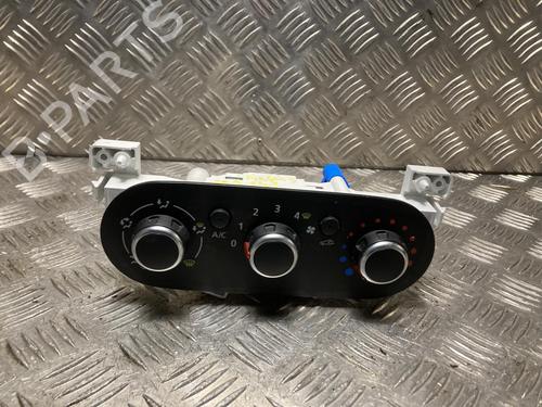 fuel-flap-renault-trafic-iii-van-fg_-2014-31770347 main image