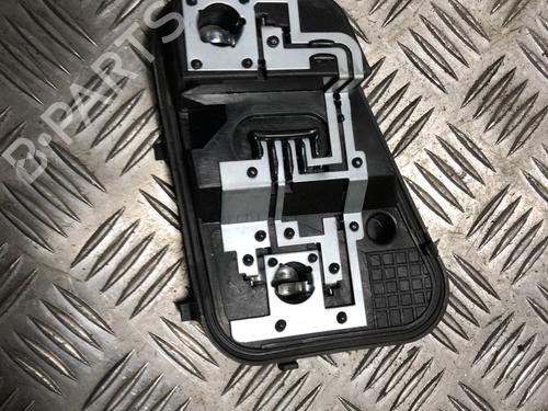 Used Licence plate light VW TOUAREG (7LA, 7L6, 7L7) 2.5 R5 TDI (174 hp) 31202161