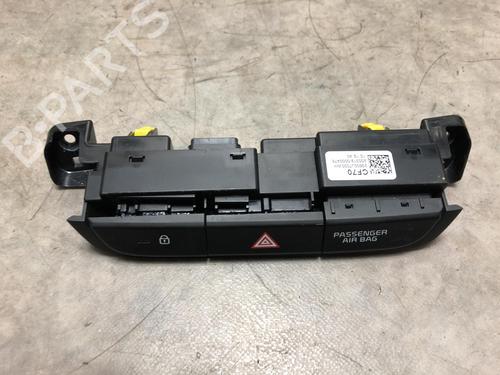 Advarselsbryter KIA CEED Sportswagon (CD) 1.4 T-GDI (140 hp) 23023782