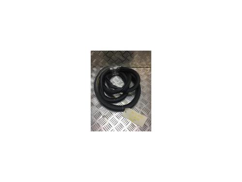 Used Rubber door seal PEUGEOT 208 II (UB_, UP_, UW_, UJ_) 1.5 BlueHDI 100 (102 hp) 24872855