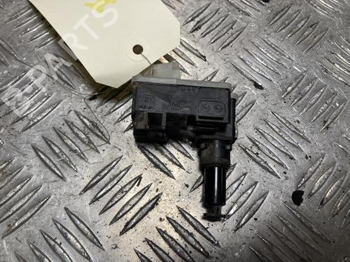 Used Switch Switch PEUGEOT 3008 II SUV (MC_, MR_, MJ_, M4_) 1.2 THP/ PureTech 130 (MRHNSM, MRHNSU, MRHNSJ, MRHNYW,... (131 hp) 36048392 36048392
