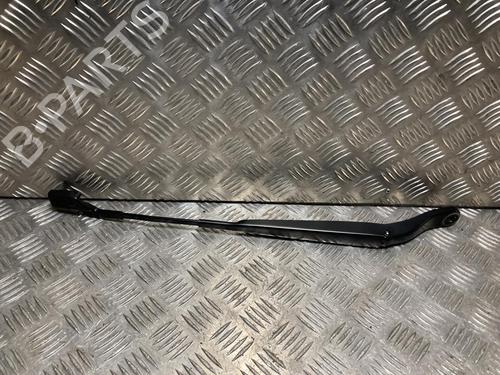 Used Front windshield wiper arm PEUGEOT 208 II (UB_, UP_, UW_, UJ_) 1.2 PureTech 100 (101 hp) 31697300