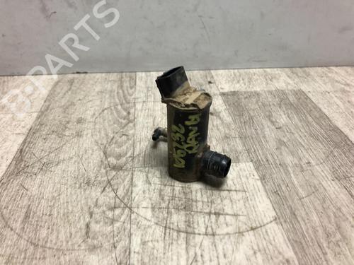 Used Washer pump TOYOTA RAV 4 II (_A2_) 2.0 D 4WD (CLA20_, CLA21_, CLA20R, CLA21R) (116 hp) 23873483