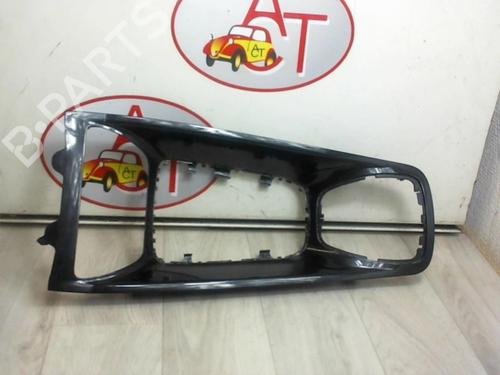 Used Middle console Middle console CITROËN C5 III (RD_) 2.0 HDi (RDRHD8, RDRHDJ, RDRHR8, RDRHRJ) (136 hp) 33737144 33737144