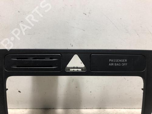 Mittelkonsole VW GOLF PLUS V (5M1, 521) 1.9 TDI (105 hp) 23034823