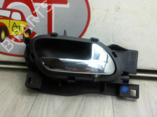 Used Front right interior door handle PEUGEOT 407 (6D_) 2.0 HDi 135 (6DRHRH, 6DRHRE, 6DRHRG, 6DRHRJ) (136 hp) 13225786