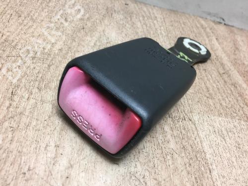 Used Seat buckle TOYOTA COROLLA Verso (ZER_, ZZE12_, R1_) 2.0 D-4D (CUR10_, CUR10R) (116 hp) 13229192