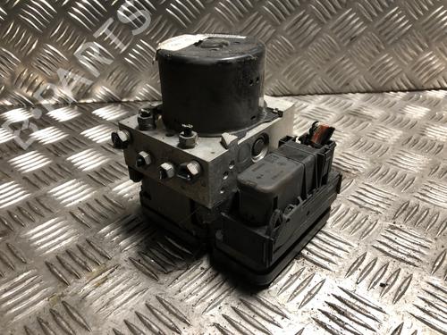 Used ABS pump FORD FOCUS III 1.6 TDCi (95 hp) 33115733