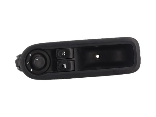 Used Left front window switch Left front window switch RENAULT CLIO III (BR0/1, CR0/1) 1.5 dCi (C/BR0G, C/BR1G) (68 hp) 39981720 39981720