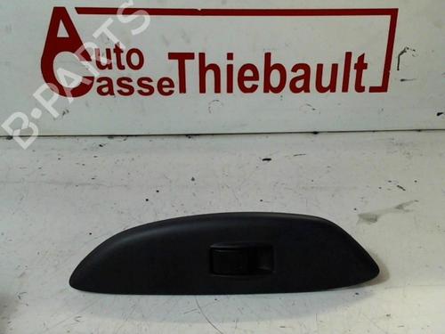 Used Right front window switch TOYOTA YARIS (_P1_) 1.0 (SCP10_, SCP10R) (65 hp) 13263692