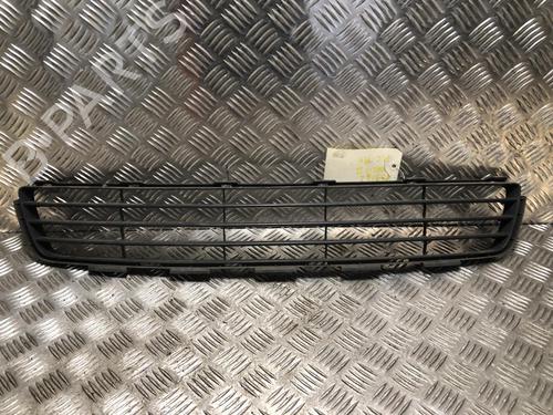 Grill TOYOTA YARIS (_P9_) 1.4 D-4D (NLP90_, NLP90R) (90 hp) 31201753