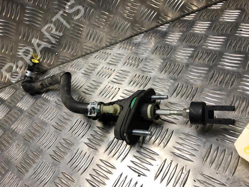 Used Clutch slave cylinder TOYOTA AURIS (_E18_) 1.2 (NRE185_, NRE185R) (116 hp) 31245118