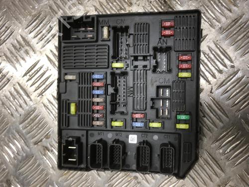 Used Fuse box Fuse box RENAULT GRAND SCÉNIC III (JZ0/1_) 1.5 dCi (JZ09, JZ0D, JZ10, JZ14, JZ1G, JZ29, JZ2C) (110 hp) 31200244 31200244