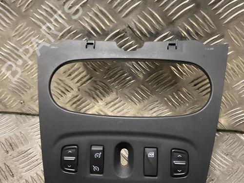 Venstre fortil elrude kontakt DACIA SANDERO II 1.5 dCi (90 hp) 32406010