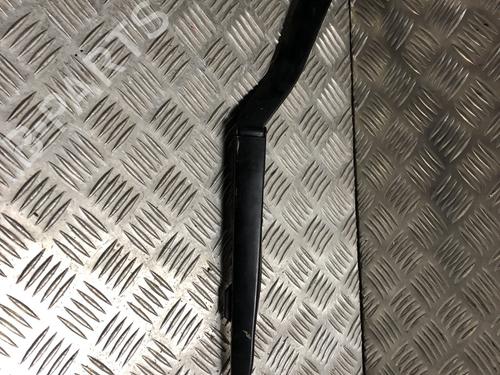 Used Front windshield wiper arm NISSAN 350Z Coupe (Z33) 3.5 (AAZ33) (280 hp) 32069464