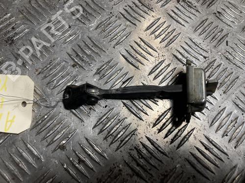 Used Hinge/Door check strap TOYOTA YARIS (_P9_) 1.4 D-4D (NLP90_, NLP90R) (90 hp) 31201790