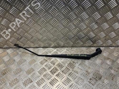 Used Front windshield wiper arm SUZUKI SWIFT IV (FZ, NZ) 1.3 DDiS (AZG413D, ZC02S, ZC92S) (75 hp) 31201548
