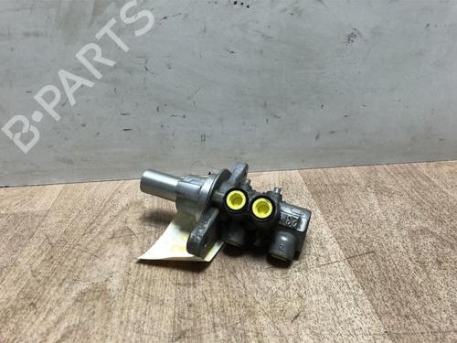 Hovedbremsesylinder FIAT DOBLO Bus (263_) 1.6 D Multijet (263AXD1B, 263AXX1B) (105 hp) 23109419